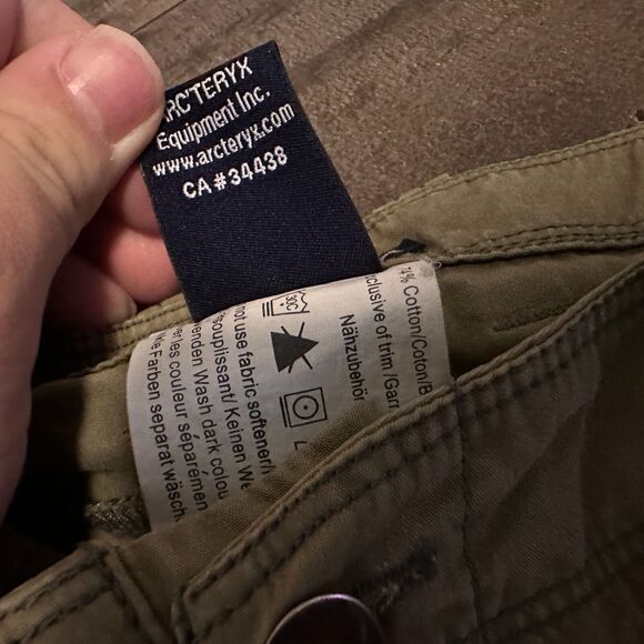 Arc'teryx khaki tan cargo capri crop pants size 8 women's 18" ins - Picture 3 of 9